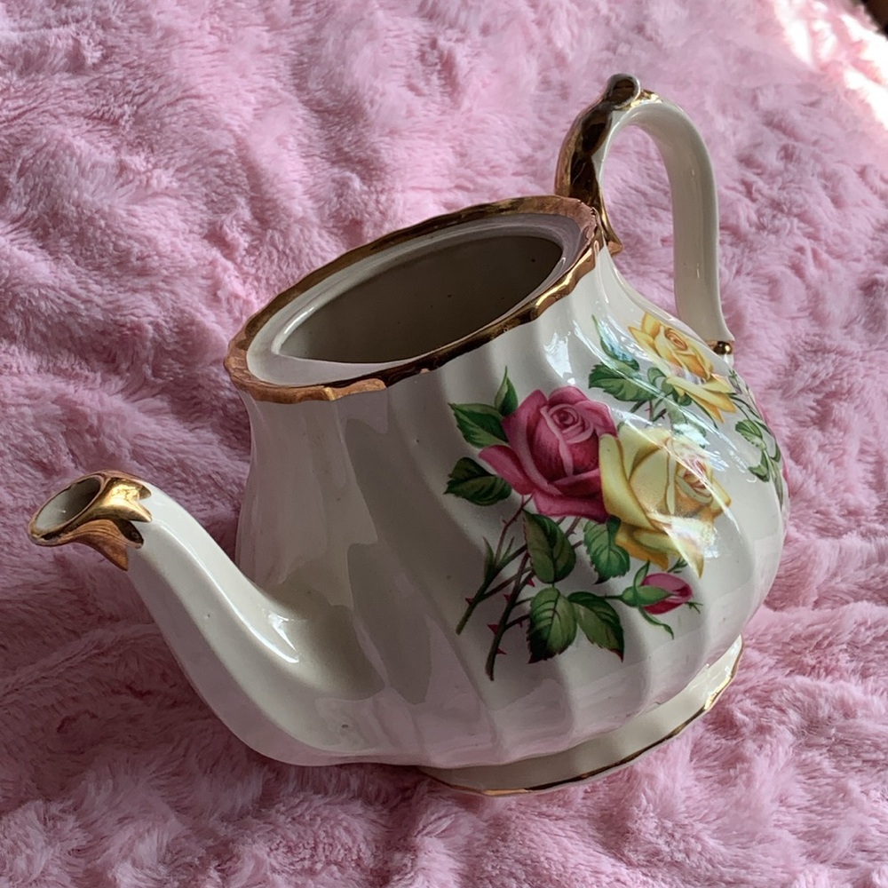 Vintage Sadler rose Floral Teapot with Gold Accents no lid England